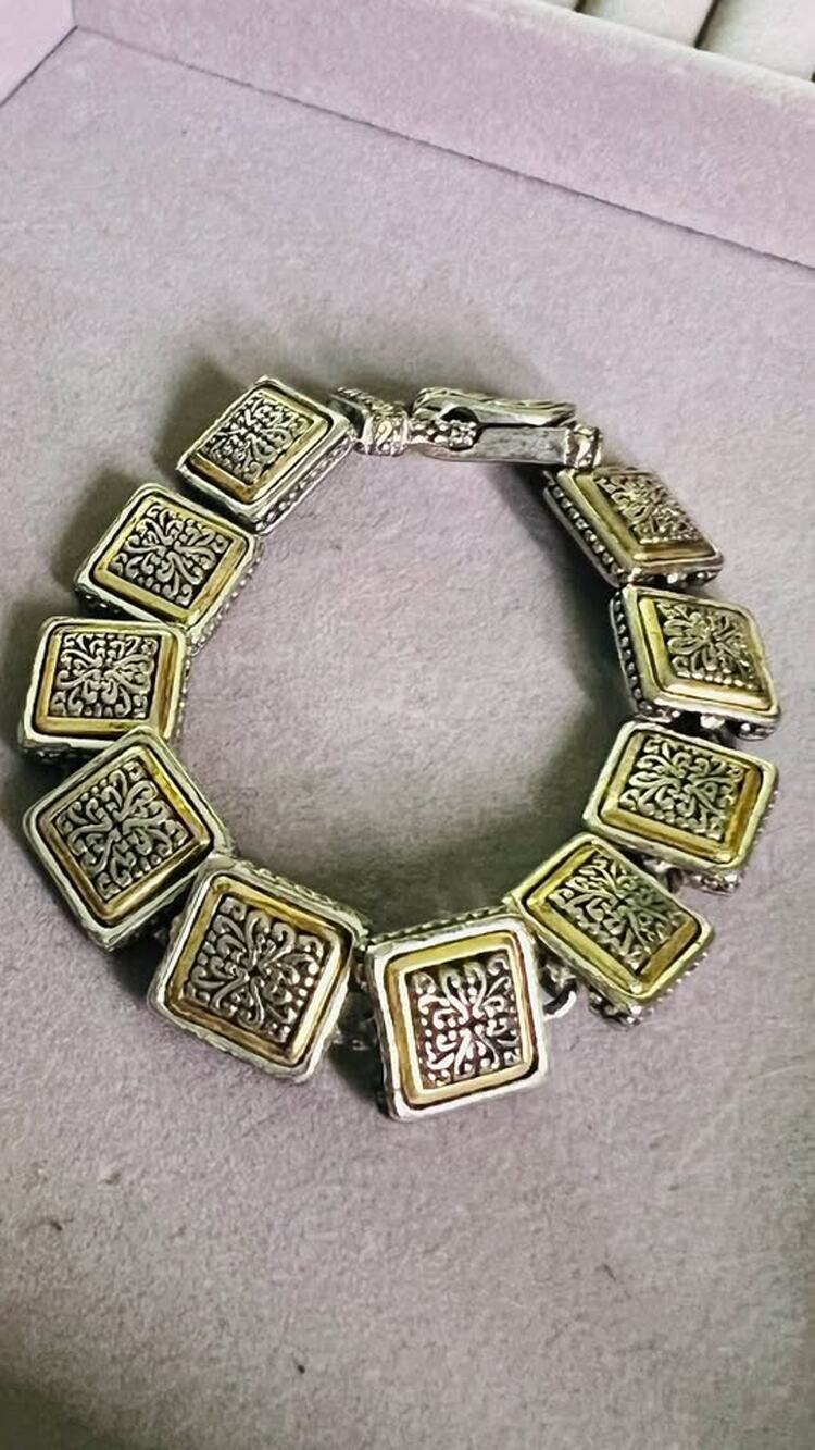 Silvertone Stretchable Decorative Bracelet